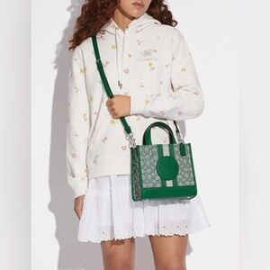 ‼️Coach Green Jacquard Signature Leather Dempsey Tote 22
